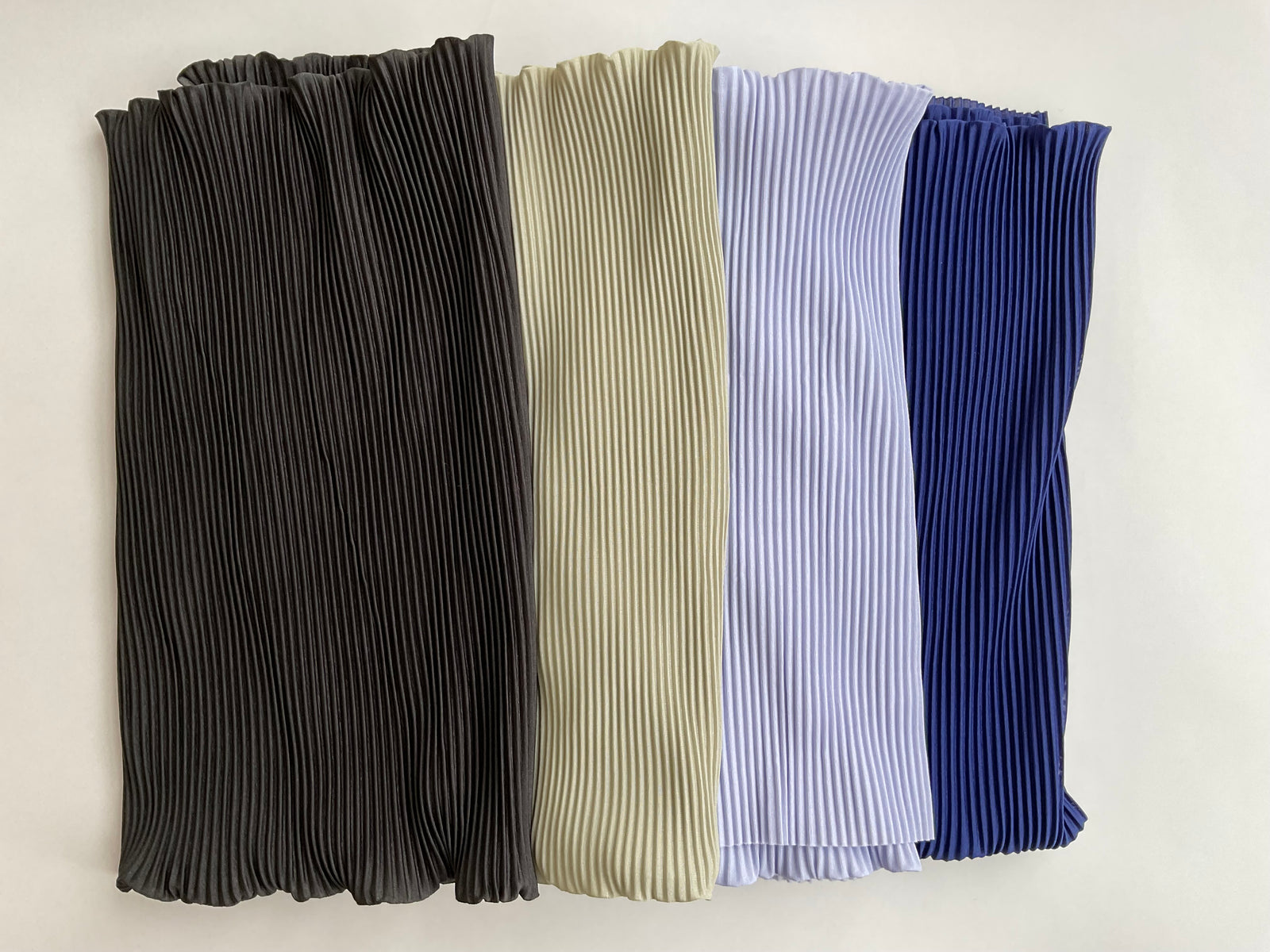 肌触りの良いニットプリーツ生地  c-9 c-10 c-11 c-12