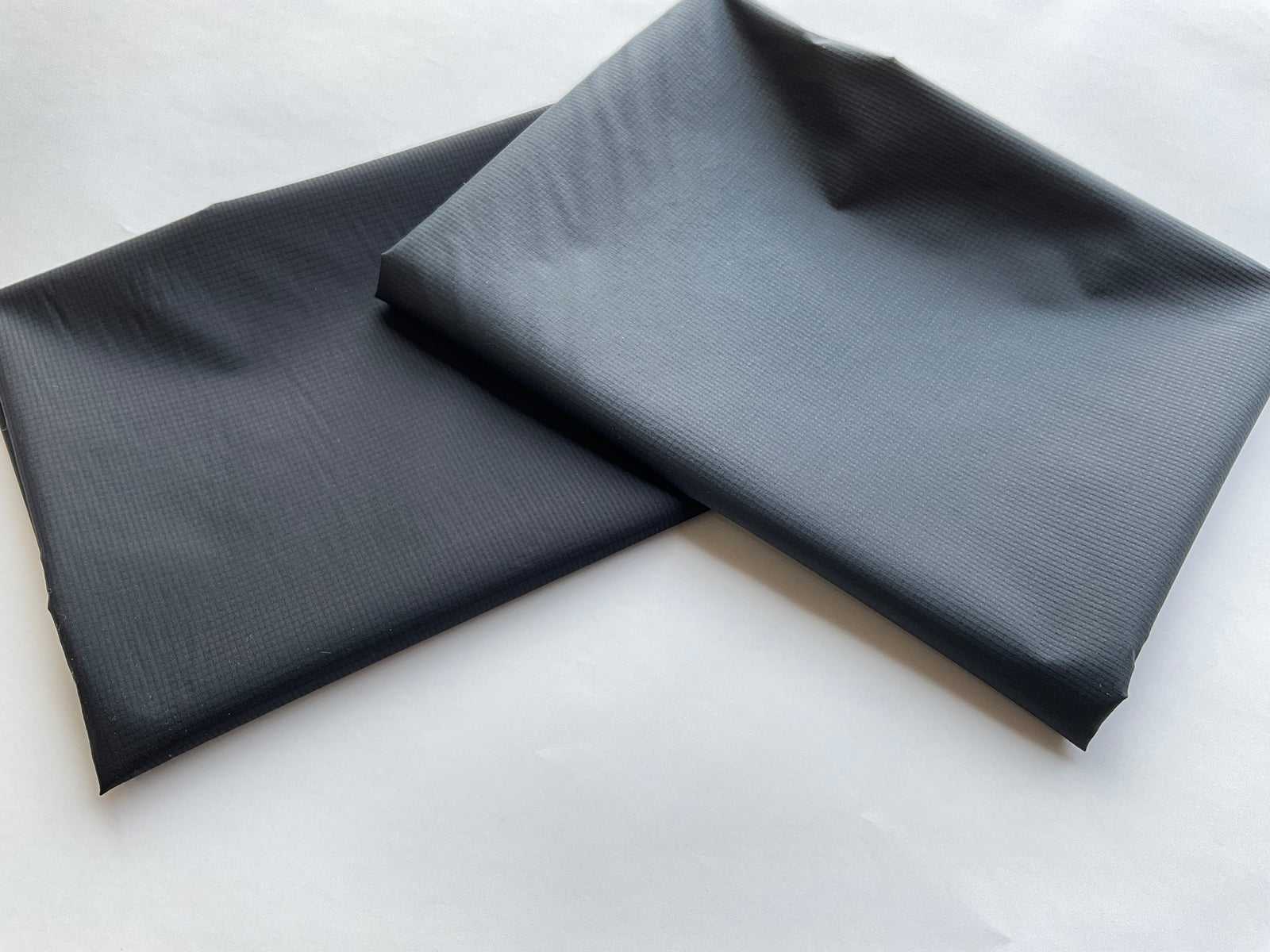 軽くて丈夫！マットカラー撥水ナイロンリップストップ c-31 c-32